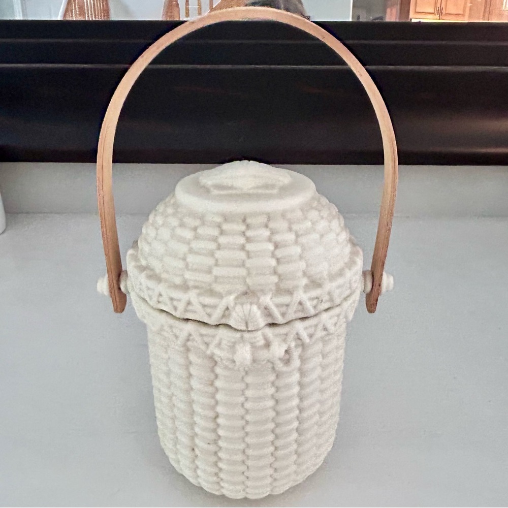 Partylite Nantucket Basket Weave Seashell Tea Light Holder Wood Handle - Retired